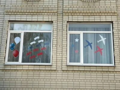 В рамках акции «Окна России» воспитанники стационарного отделения с большой радостью и вдохновением украсили окна.