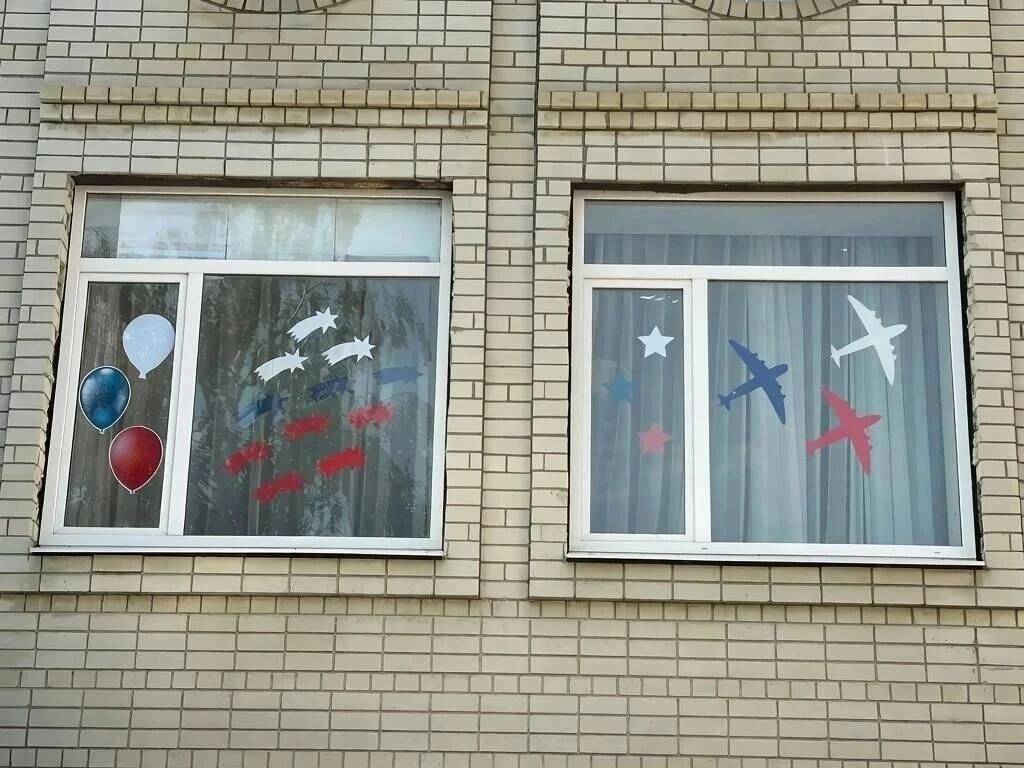 В рамках акции «Окна России» воспитанники стационарного отделения с большой радостью и вдохновением украсили окна.