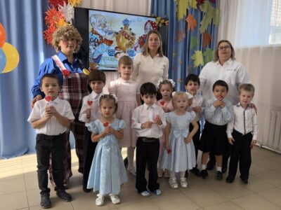 «Спасибо бабушкам и дедушкам»: тёплые мероприятия ко Дню пожилого человека